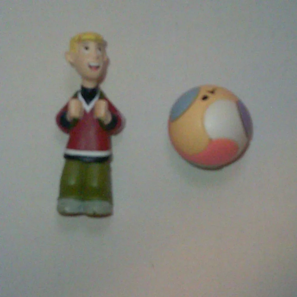 Toys, Plushy, Wind-Up and Misc: Bundle (30). Colorful Items for a Road Trip